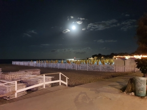 Luna Piena Sul Mare Di Mondello